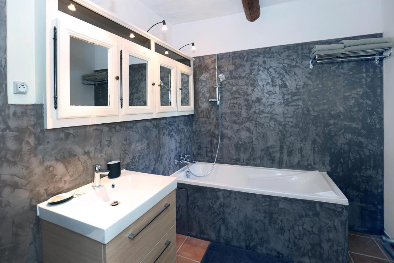 Le Cheval Blanc Bed and Breakfast La Bastide-des-Jourdans Εξωτερικό φωτογραφία
